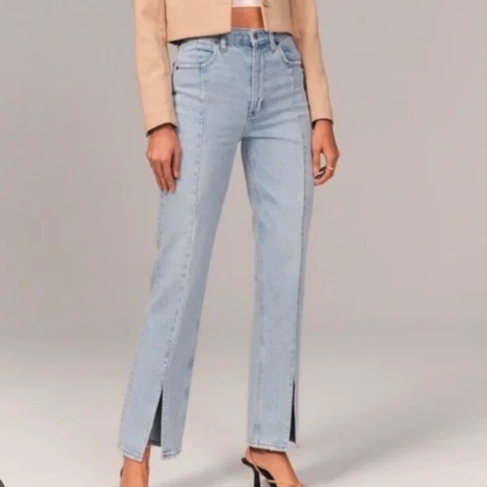 Abercrombie & Fitch Ultra High Rise 90s Straight Jeans Split Hem